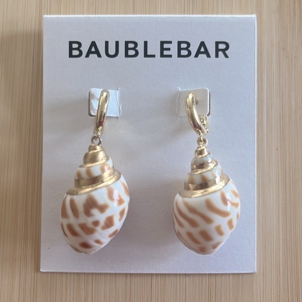 Brand New BaubleBar Gold Tone Conch Seashell Drop Earrings Beach Vacation Cruise - Picture 6 of 12